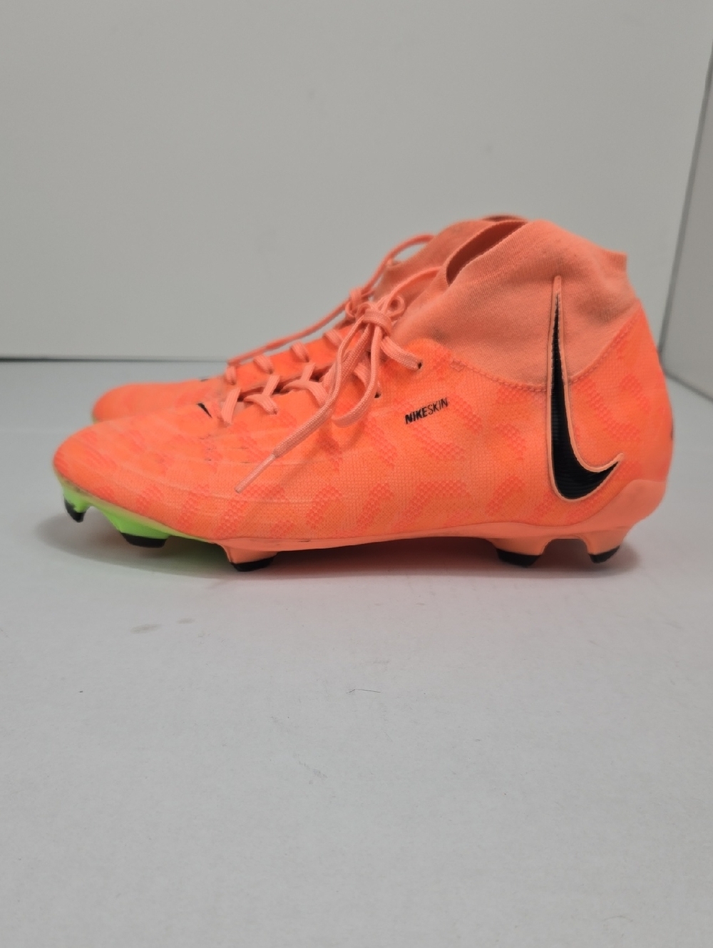 Nike Phantom Luna FG United Pack Wlmen's Sz 7.5 Men's Sz 6 Cleats Soccer.orange